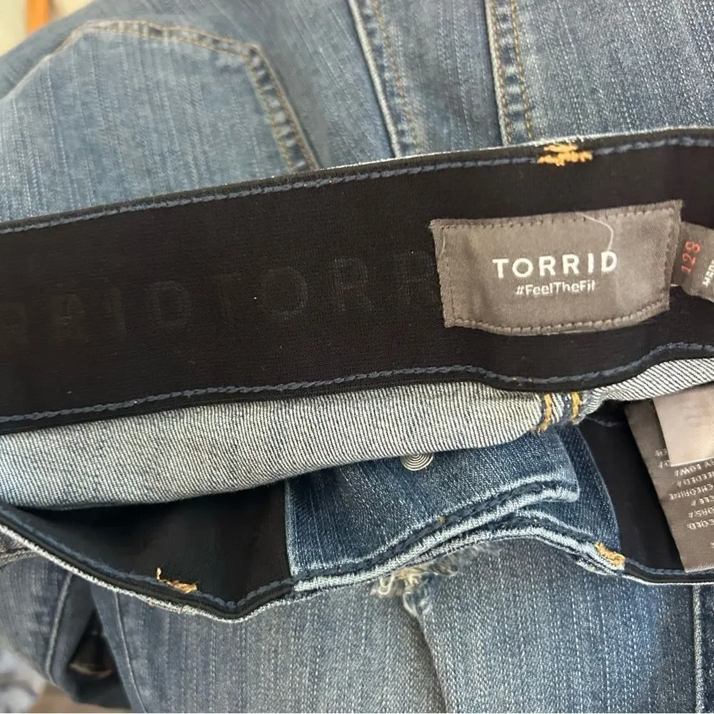 Torrid 12S Curvy Distressed Skinny Jeans NWT Boardwalk Retro Party Preppy Boho